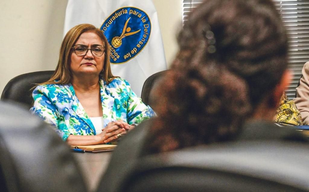 Procuradora DDHH Raquel Caballero de Guevara sostiene reunión con víctimas y familiares de víctimas del crimen organizado