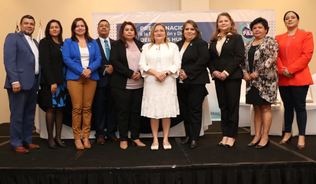 Procuradora DDHH entrega Premio Nacional a la Promoción y Difusión en Derechos Humanos 2023