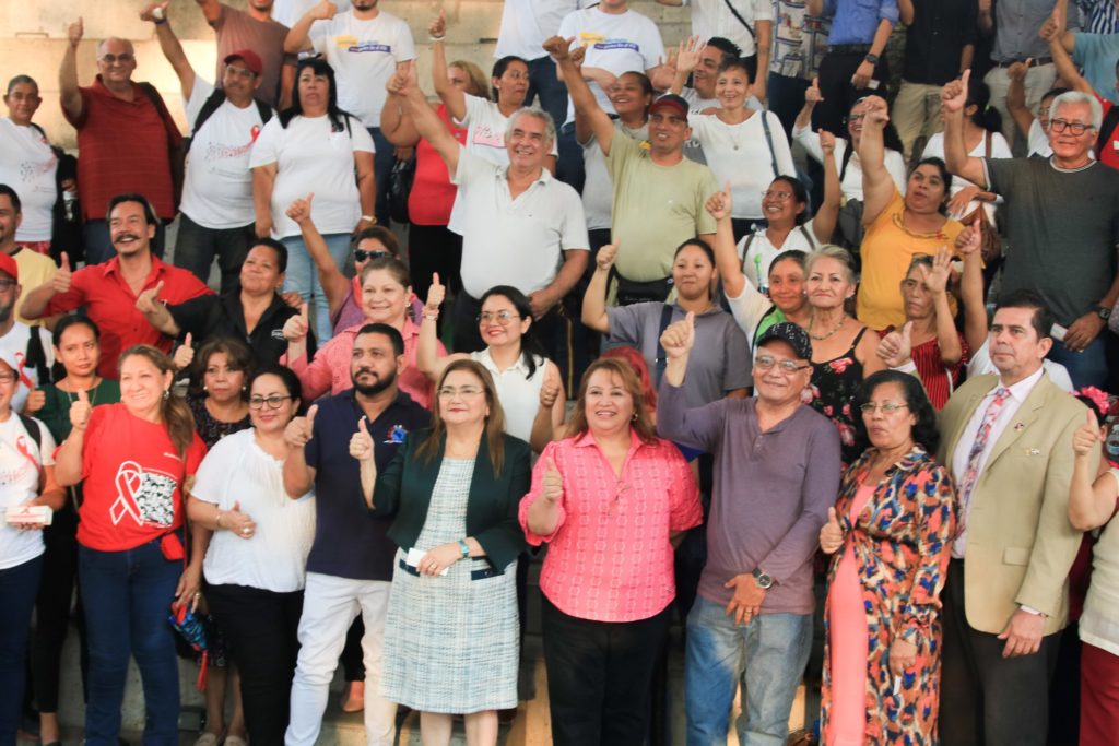 Procuradora Raquel Caballero reitera compromiso de trabajar por derechos de personas con VIH