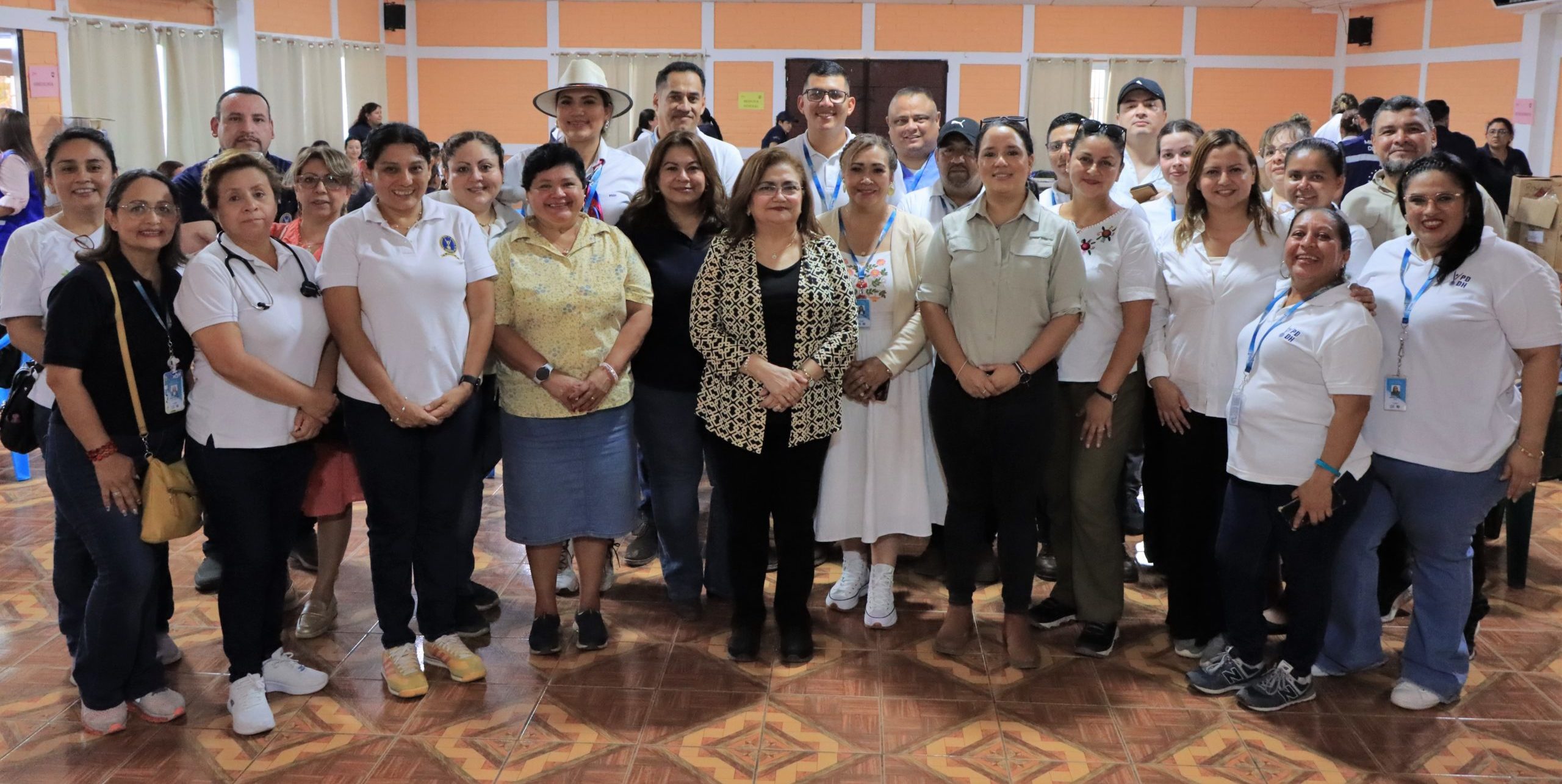 Procuradora DDHH Raquel Caballero de Guevara Beneficia con Brigada de Salud a Comunidades de Ahuachapán
