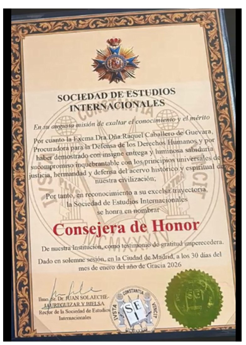 Procuradora Raquel Caballero recibe nombramiento como Consejera de Honor de la SEI